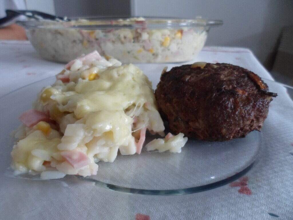 Arroz de forno com presunto, milho, ervilha e palmito