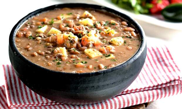 Sopa de feijão fradinho com legumes