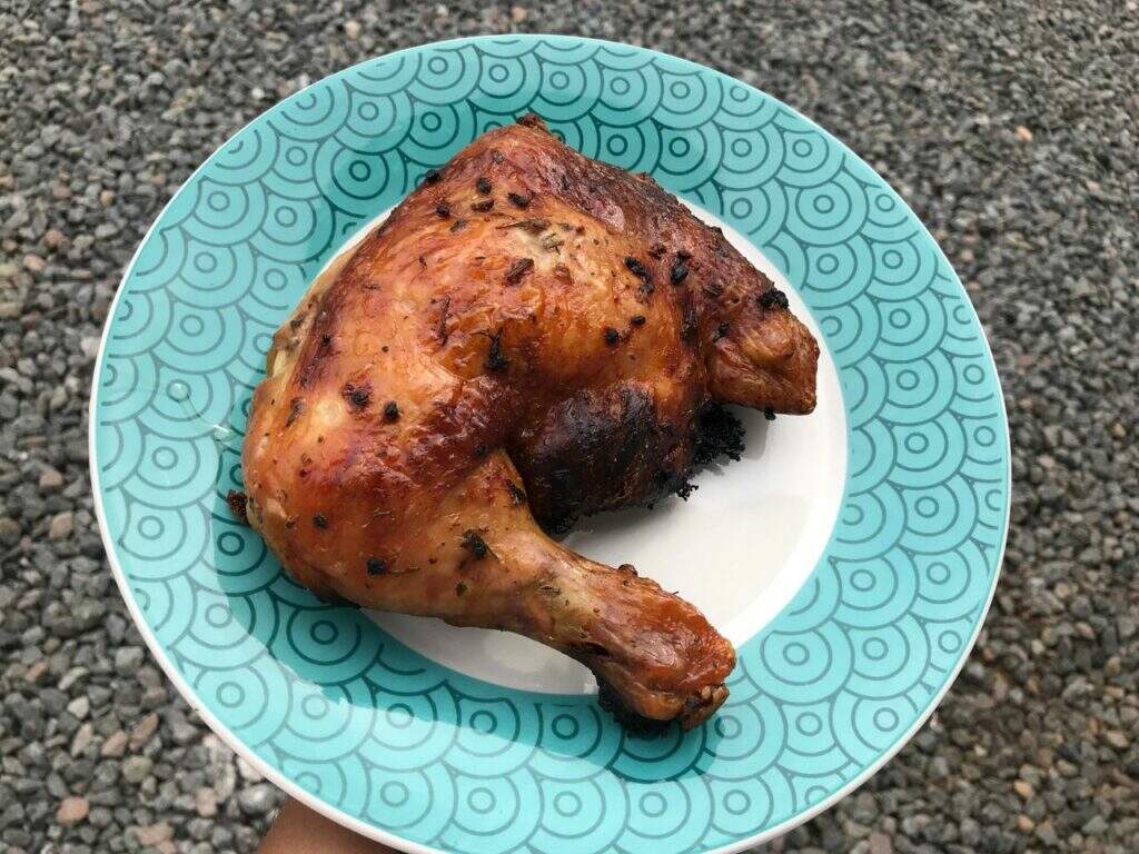 Coxa e sobrecoxa de frango no forno