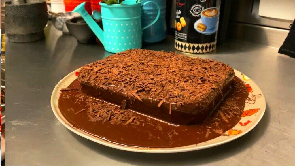 Bolo de chocolate com ganache