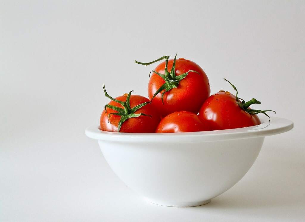 Dica de culinária: como tirar facilmente a pele do tomate?