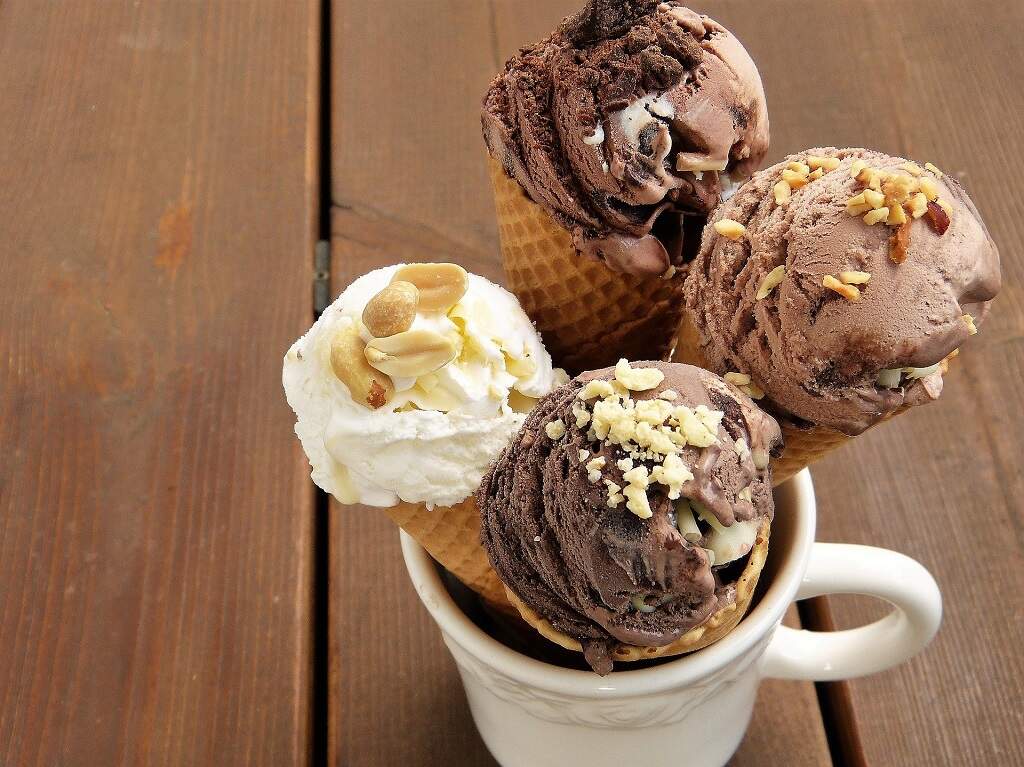 10 receitas fáceis com sorvete para aproveitar os dias quentes