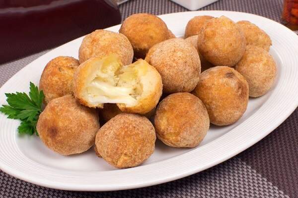 bolinho de mandioca cremoso