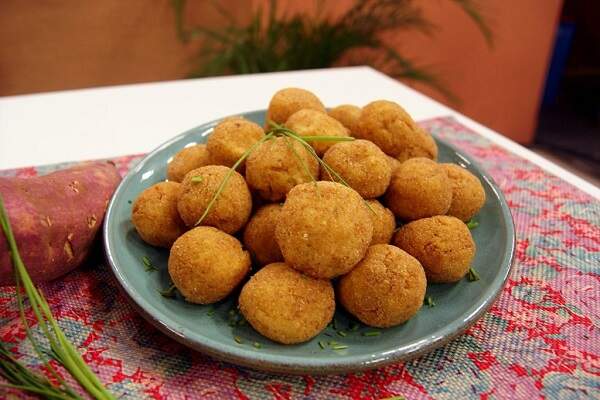 Receita de bolinho de batata-doce frito