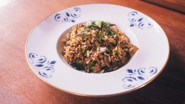 Arroz de costela com alho frito