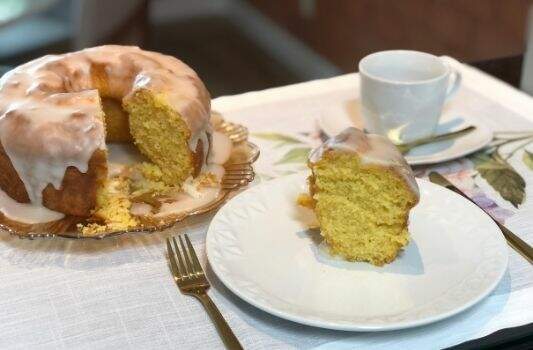 Bolo de Milho com Cobertura Durinha de Açúcar