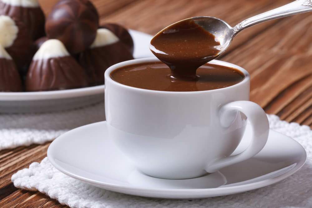 Receita de chocolate quente com gemada e creme de avelã