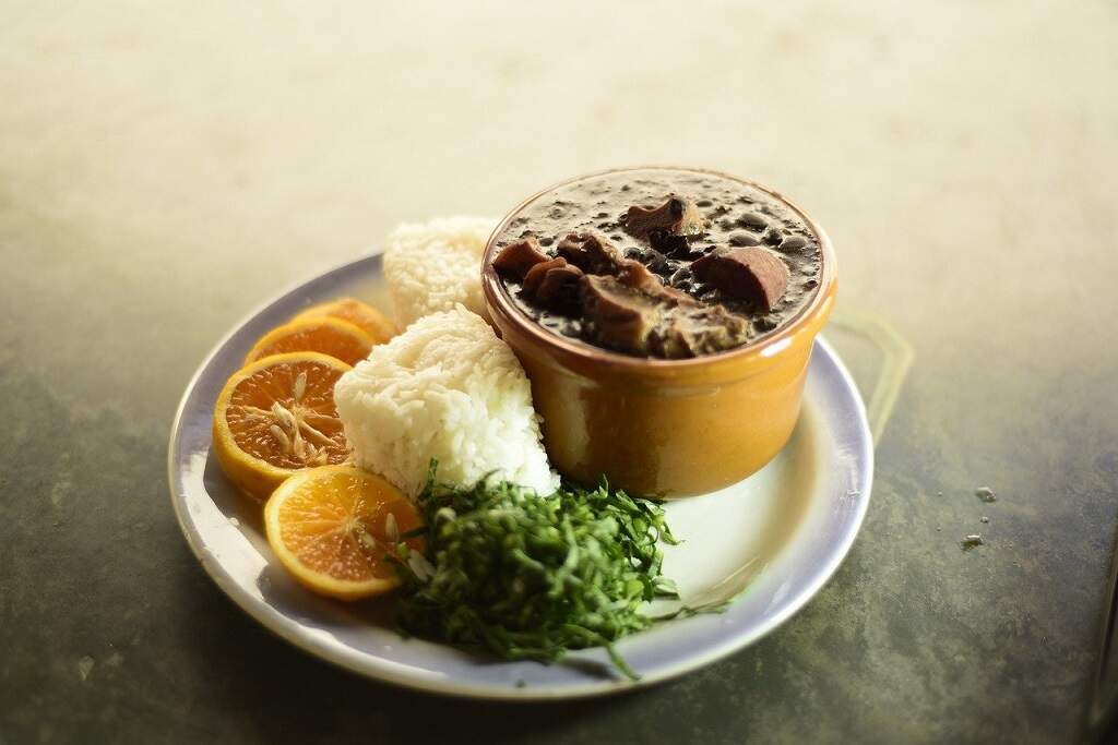 Feijoada: 3 receitas inesquecíveis para fazer em casa