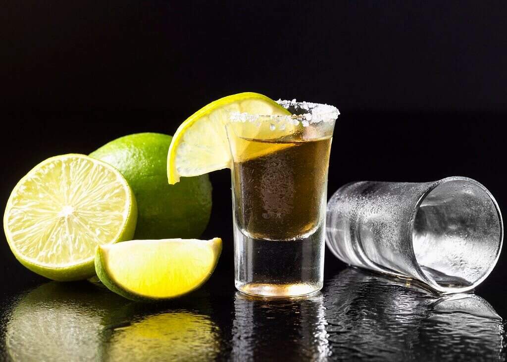 Aprenda a preparar 10 drinks com Tequila para ir além da margarita