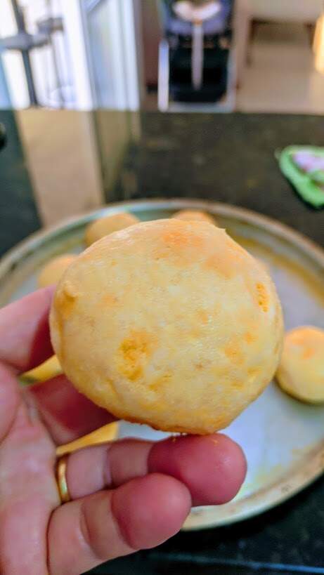 Pão de queijo mineiro tradicional