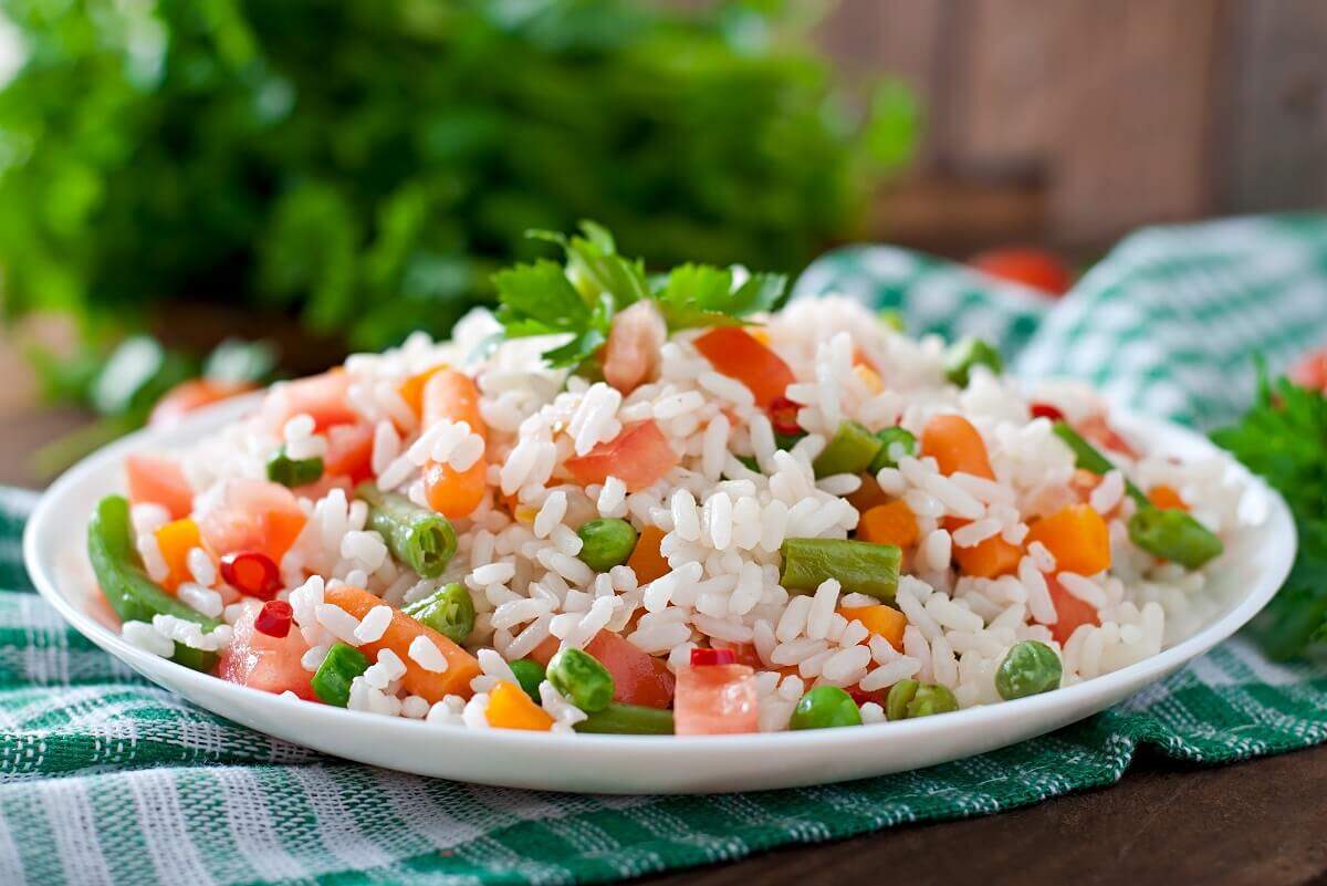 Arroz à grega: 5 receitas práticas e deliciosas para a sua ceia Arroz à grega: 5 receitas práticas e deliciosas para a sua ceia