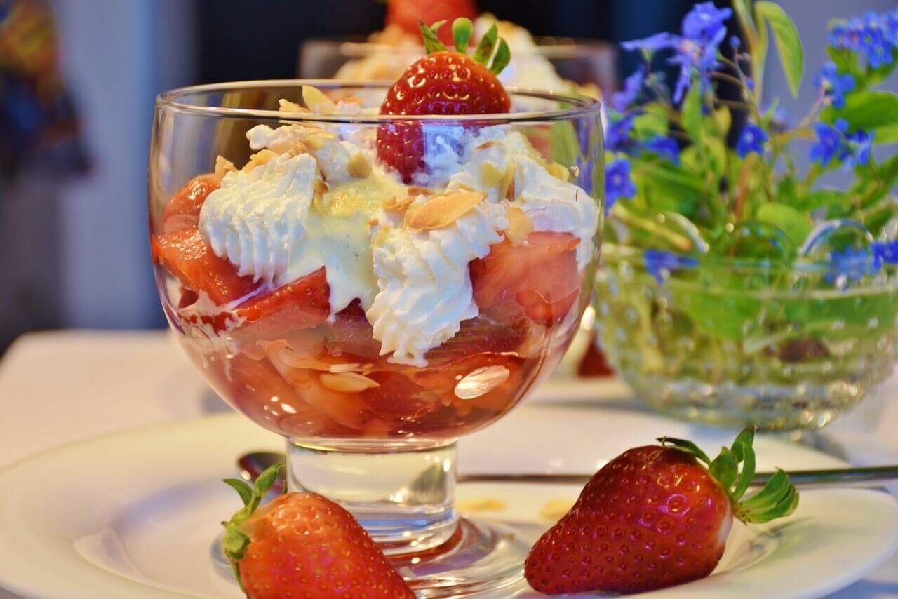 8 receitas de sobremesa na taça inesquecíveis para suas festas 8 receitas de sobremesa na taça inesquecíveis para suas festas