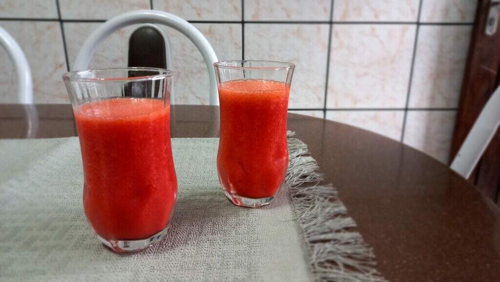 Suco de morango com limão