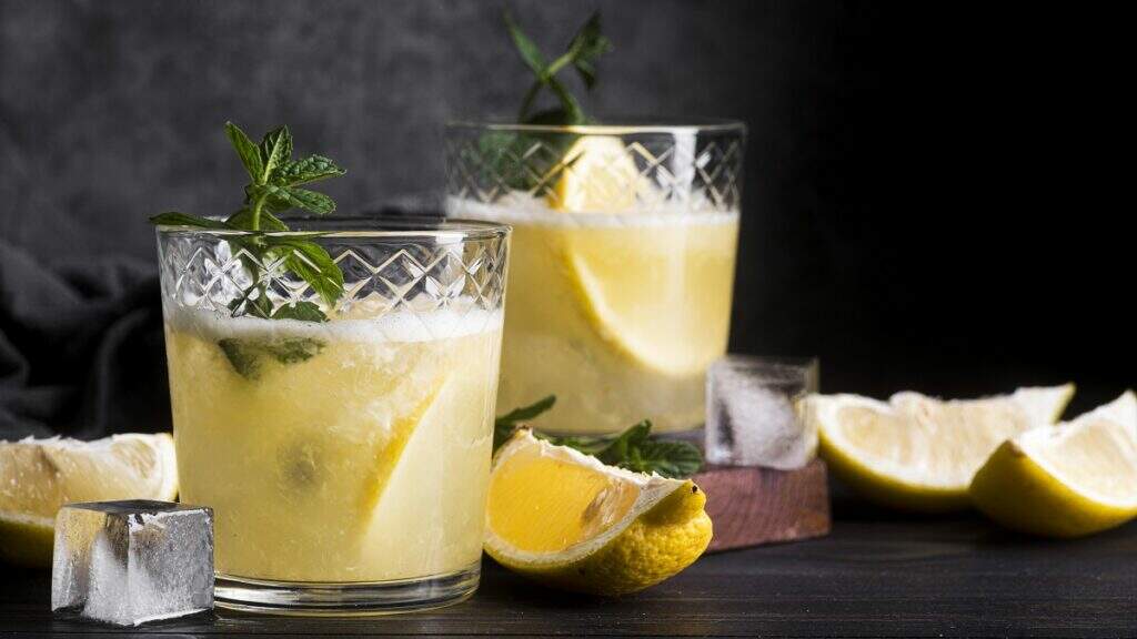 Drinks com cachaça: 4 receitas refrescantes para fazer em casa!