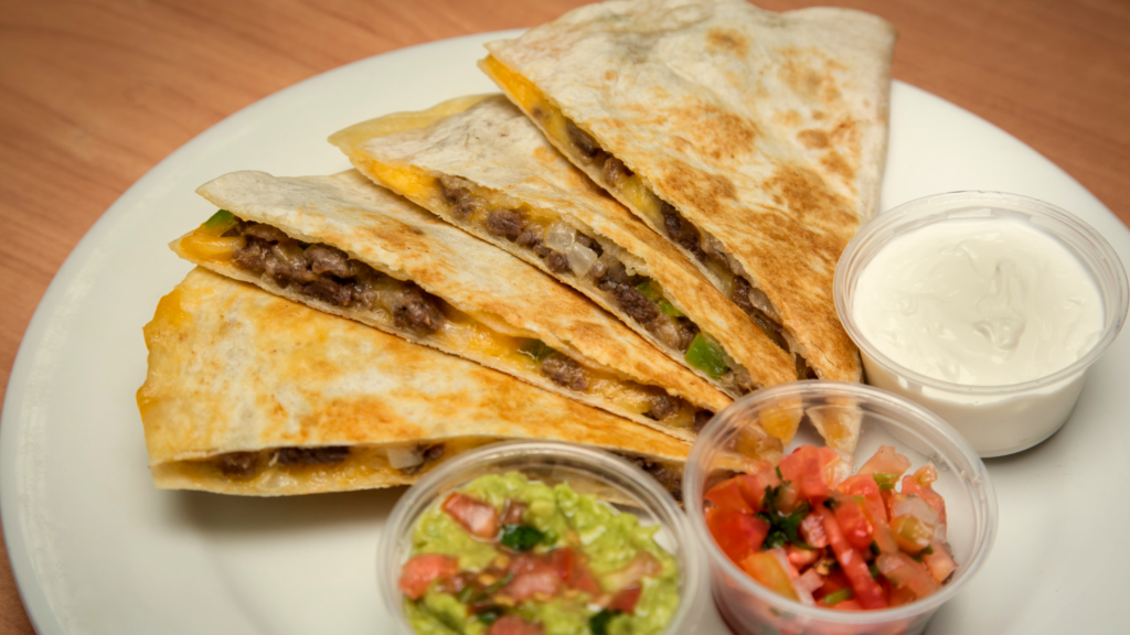 Wrap quesadilla com carne e queijo