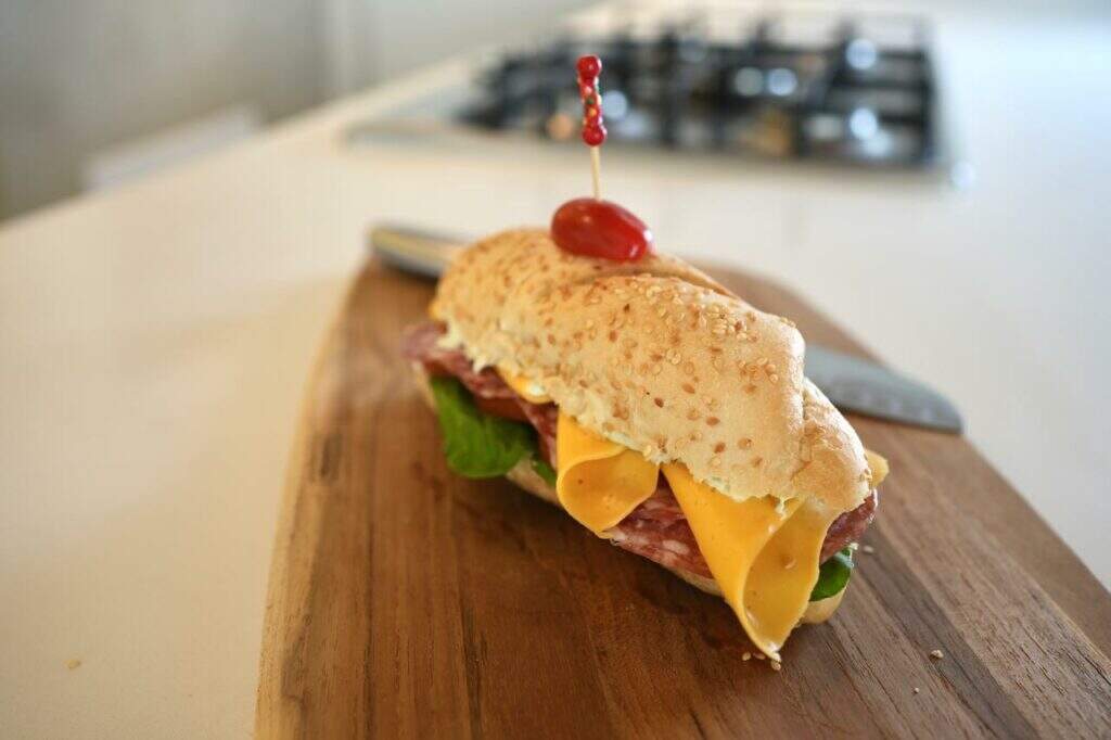 sanduiche-de-salame-italiano-decorado