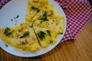 pao-de-queijo-na-frigideira-com-tapioca