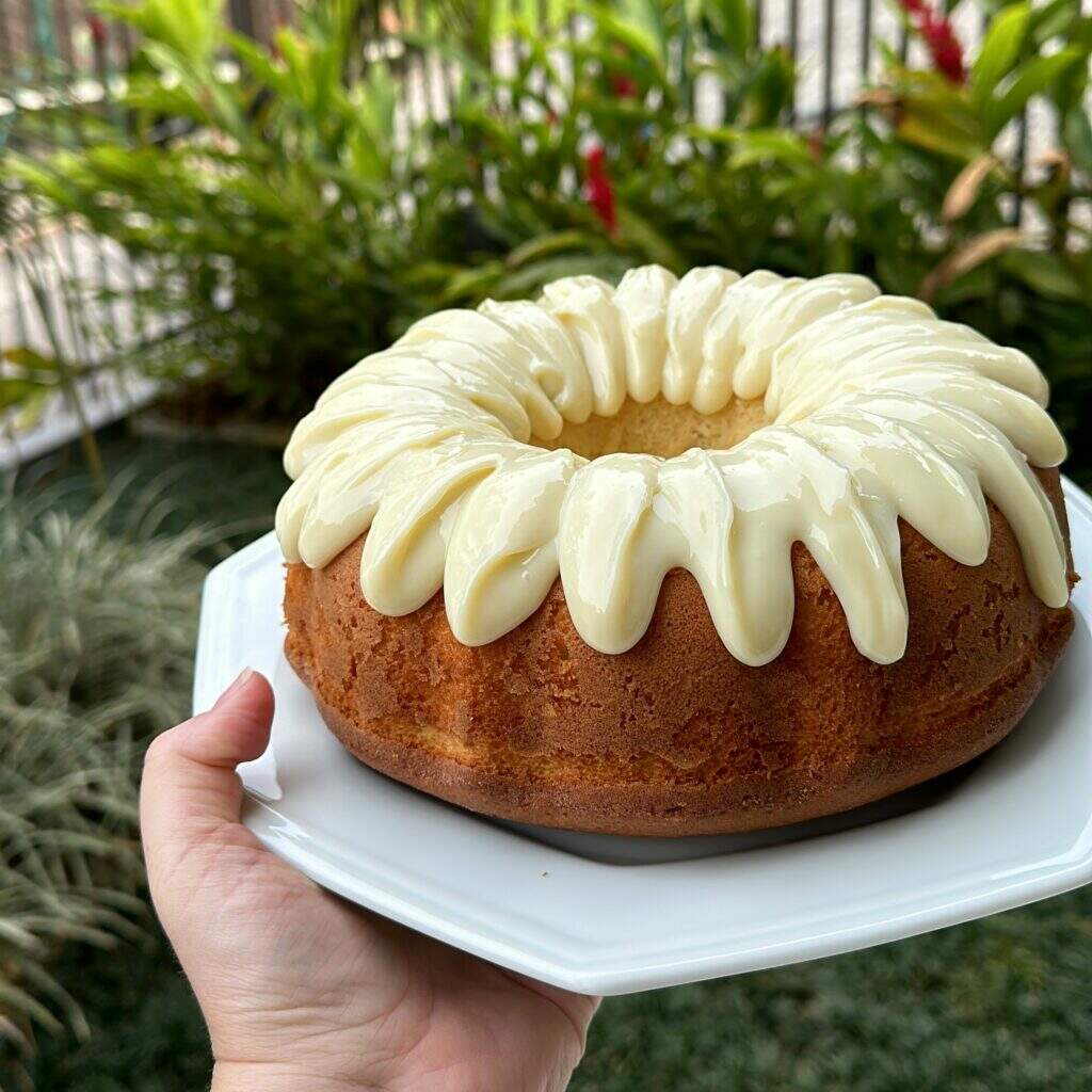 Bolo de Limão com Cobertura de Limão Fácil e Rápido