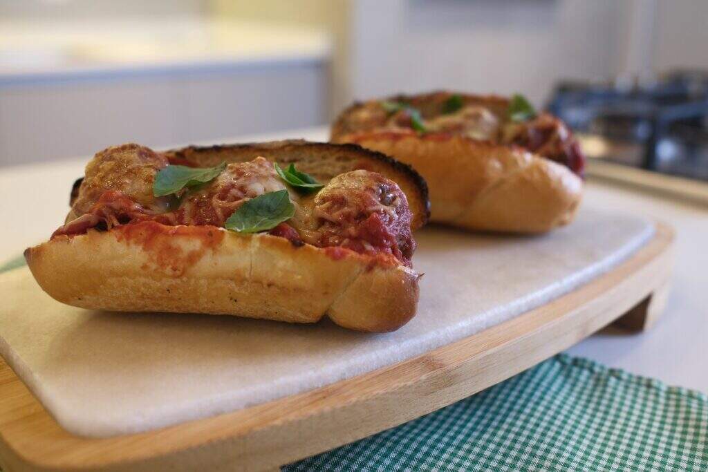 Sanduíche de bolinho de carne