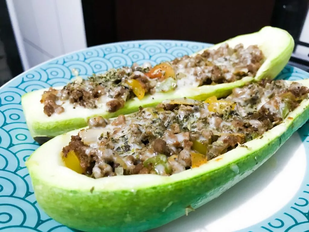 Abobrinhas recheadas com carne moída