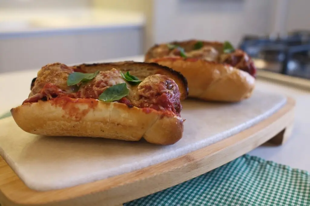 Sanduíche de bolinho de carne